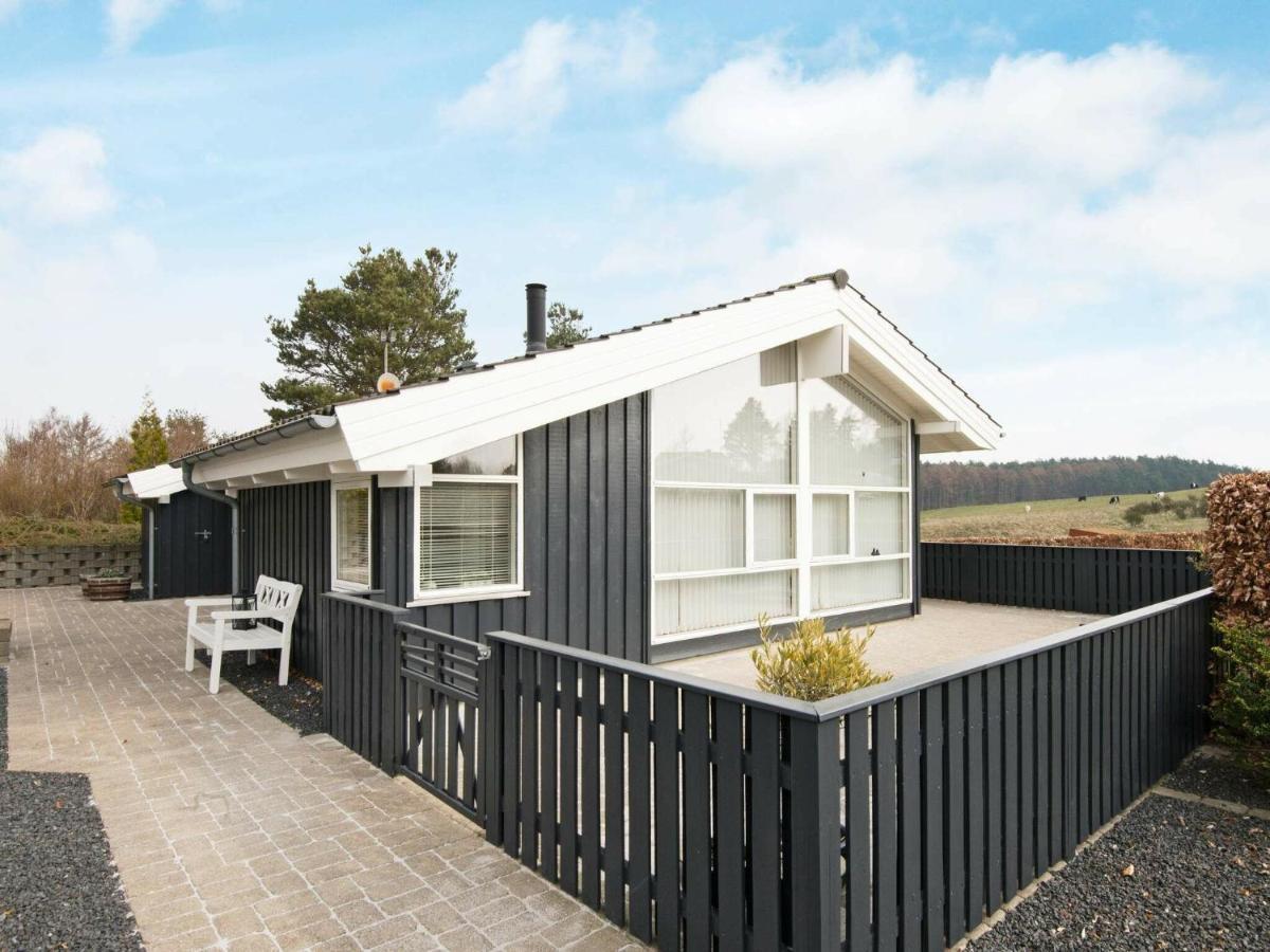 6 Person Holiday Home In Ebeltoft Esterno foto