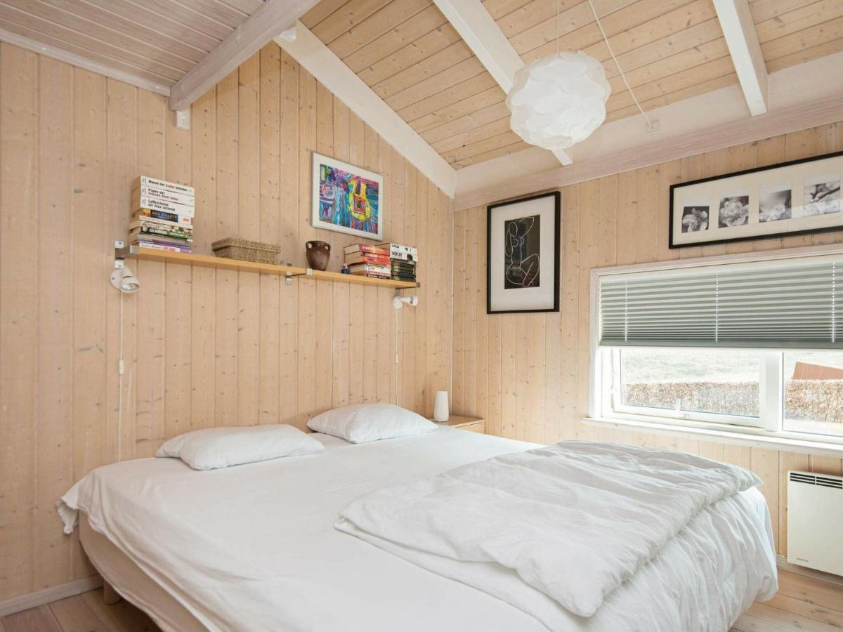 6 Person Holiday Home In Ebeltoft Esterno foto