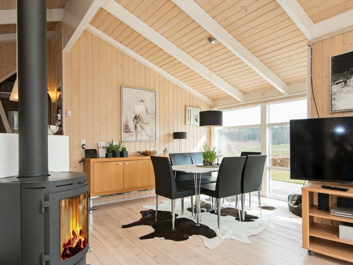 6 Person Holiday Home In Ebeltoft Esterno foto