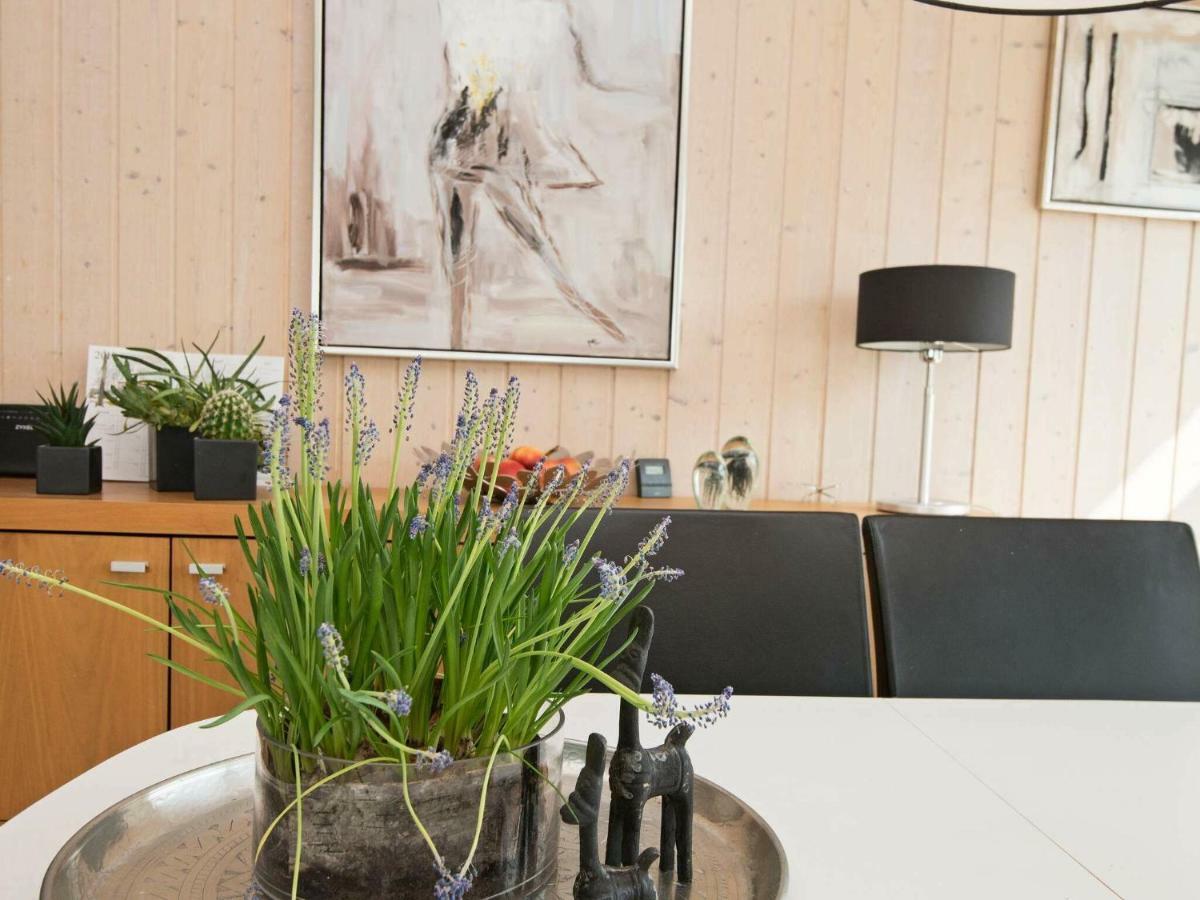 6 Person Holiday Home In Ebeltoft Esterno foto